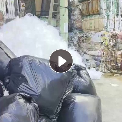 出售PE胶水膜废料，轻胶PE膜废料
