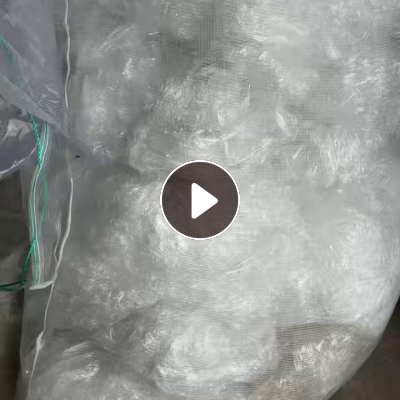 出售水洗pe缠绕膜废料，缠绕膜占80%，现货10来吨