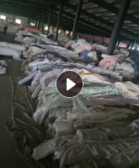 厂家出售纯棉梭织布，大卷布，小卷布，刀口布都有，大卷布现货30吨，货在山东青岛