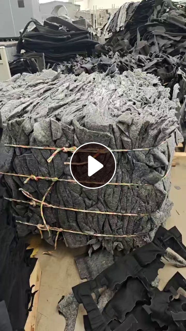 长期出售比亚迪汽车车顶棚边角料，再生纤维及复合料，有硬的跟软的，可分开可统货出，月供60吨