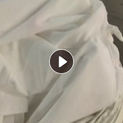 长期出售白色涤纶针织布，纯白的，拉丝很好的，干的，每个月有50多吨，货在河北保定