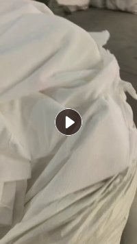 长期出售白色涤纶针织布，纯白的，拉丝很好的，干的，每个月有50多吨，货在河北保定