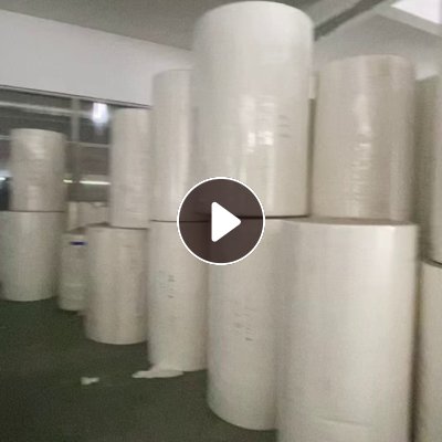 出售纯黏胶库存无纺布，门幅1.4米，克重45-55克左右，现货15吨，货在浙江杭州