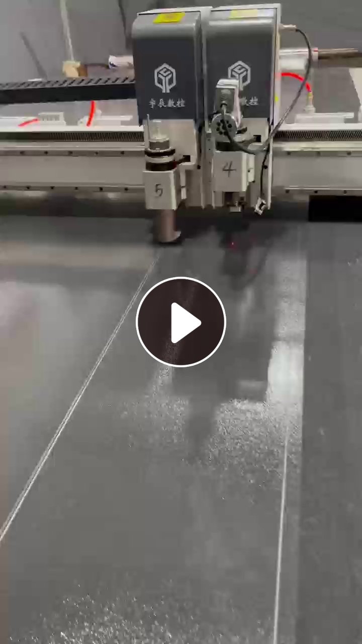 厂家出售PVC桌垫的退件和裁剪边角料，比门帘品质高，每月几吨处理，可累积