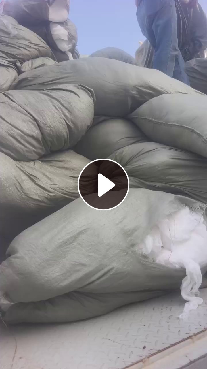 出售纯棉纱布，纯棉大块布，宽度80-120都有，可以加工洗手巾用，现货有9.6米一车，货在河南新乡