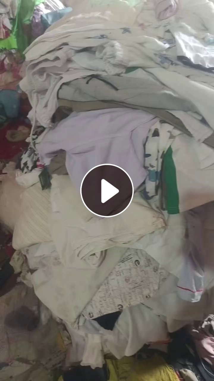 长期出售旧衣服大白，白料，统白，现货有4.2米一车，货在天津