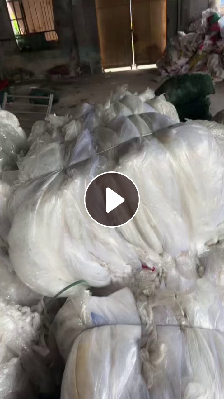 常年出售缠绕膜膜废料，高压平板膜废料，花高压膜废料