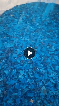 长期出售小蓝桶破碎料，没有气味的和有味的都有，一个月能有30吨左右
