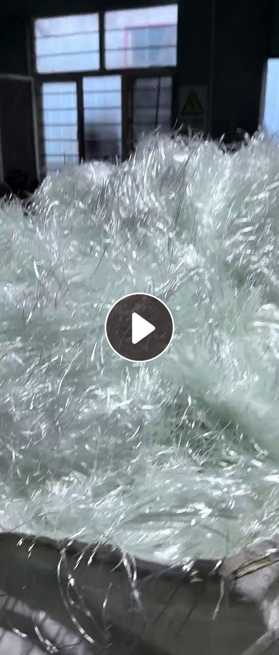 长期出售淀粉型玻璃纤维废丝，玻璃纤维，中碱和无碱，中碱都有，基本上是无碱，统货走