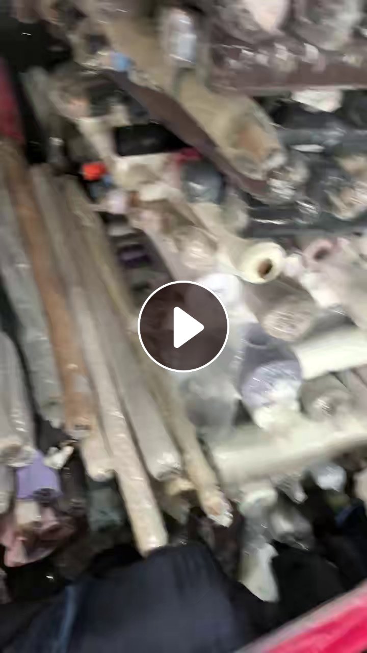 长期出售春亚纺库存布，处理布，中小卷布，门幅1.5，克重很多规格，统货出，现货有30多吨