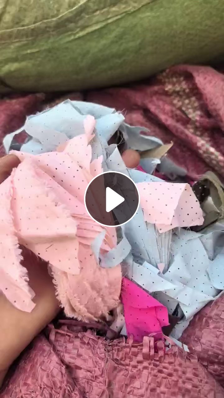 长期出售各种尼龙废布，防晒衣边角料，四面弹废布，月供60吨，有分拣开，货在福建泉州