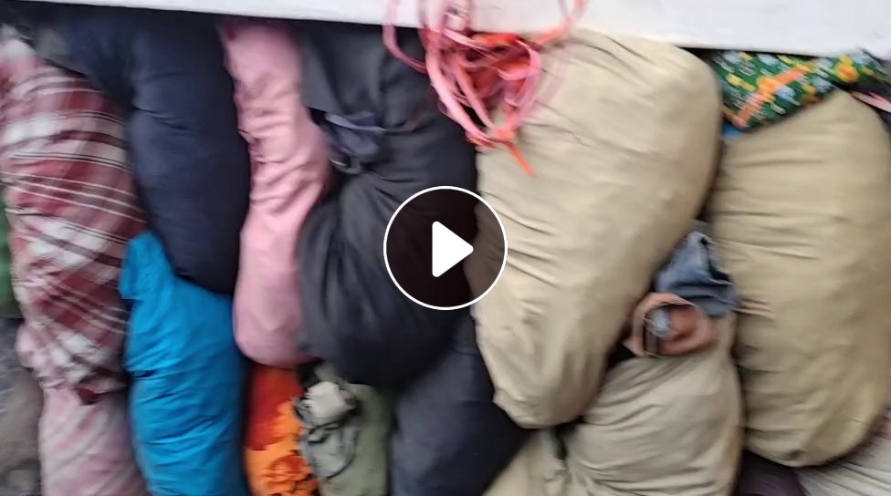 长期出售旧衣服大白，旧衣服白料，开花料，现货70吨，在山东济宁