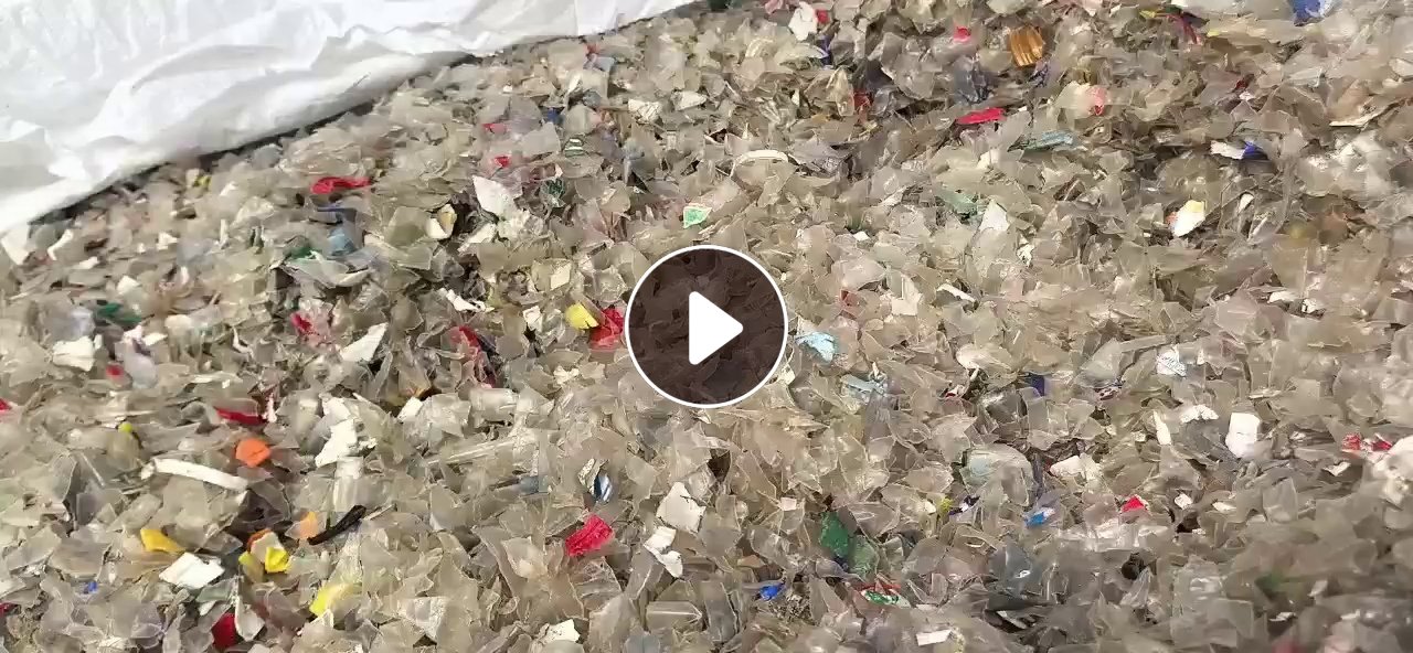 出售干粉PET瓶片，矿泉水瓶破碎料，现货60吨