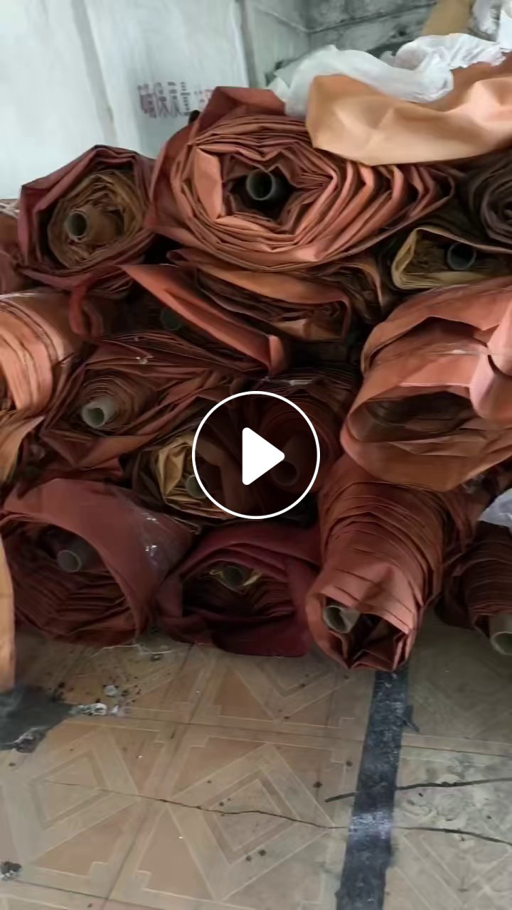 出售工业用布，复合的，涤纶浸胶的，可以做硅胶的，门幅1.8，现货有40吨，货在江苏无锡