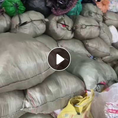 长期出售旧衣服黑料，旧衣服分拣货，现货十多吨，货在江西吉安