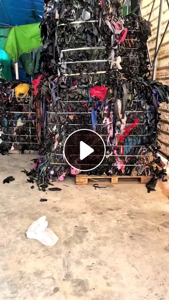 现货处理一批箱包革，箱包料，可以吹毛和做交通设施，现货50吨，货在浙江温州
