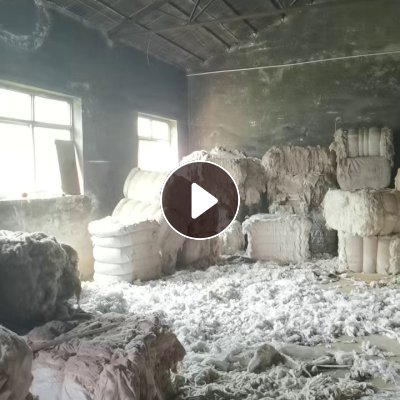 纺纱厂倒闭了，不干了，清仓处理20多吨涤黏无纺布开花棉，黏胶10涤纶90，可以气流纺21支
