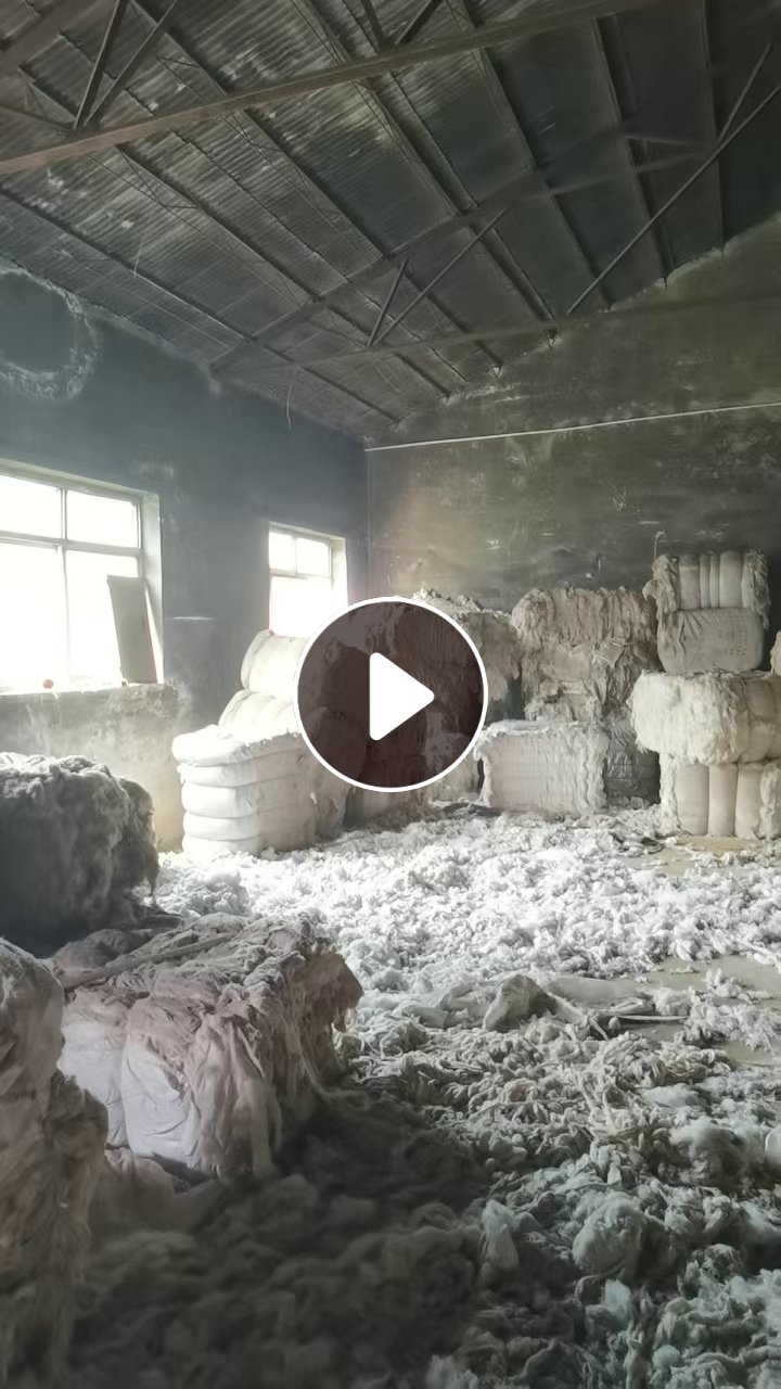 纺纱厂倒闭了，不干了，清仓处理20多吨涤黏无纺布开花棉，黏胶10涤纶90，可以气流纺21支