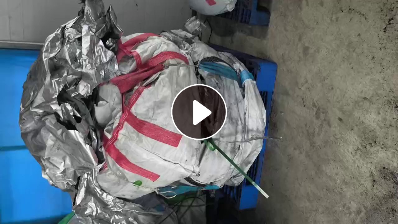 长期出售电池粉吨包袋，正极负极各一半，现货购13米，没有压包