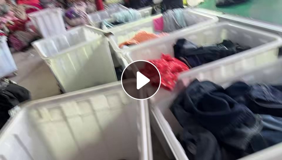 长期出售旧衣服大白，白开花料，白料，月供两车13米，在河南郑州