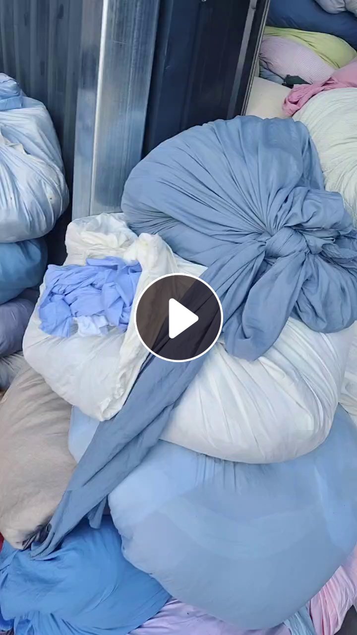长期出售涤纶废布造粒布，有浅色杂色老色，纯涤纶的，每个月有300吨左右，货在安徽宿州
