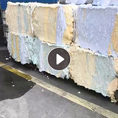 长期出售毛毯厂下来的涤纶毛毛料，磨毛料，什么颜色都有，统货走，月供100吨，货在江苏常州
