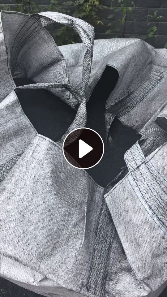 出售塑炭黑，热值5000左右，水分16.5，现货二十几吨，每个月几十吨
