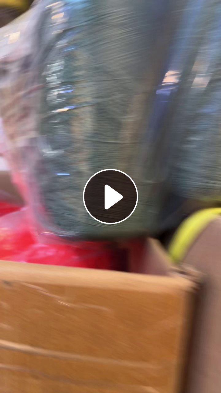 出售杂批号涤纶色丝，涤纶丝，100D以上都有，统货出，现货有10吨左右，货在广东东莞