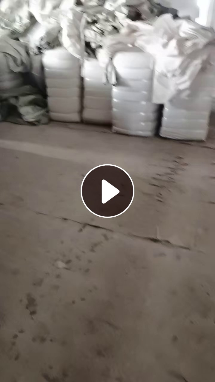 长期出售二等品纯棉卷布，纯棉布块，门幅2.35-2.4都有，不同规格的，货在山东昌邑
