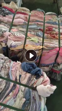 长期出售化纤床单被罩，床上用品，现货有30吨，货在湖北武汉