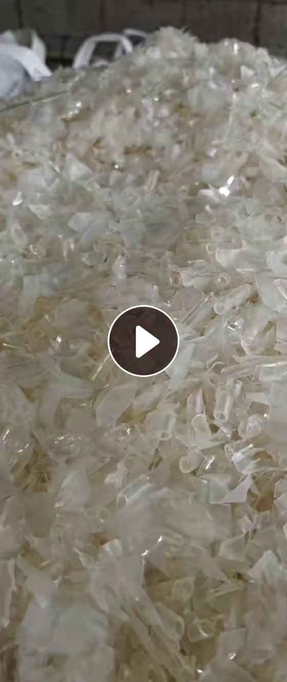 出售纯新药厂下来的PVC输液管破碎料，现货十吨左右