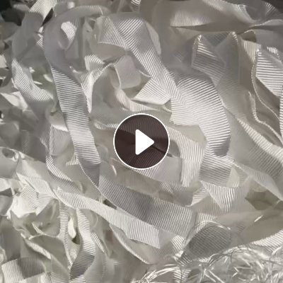 长期出售织带厂下来的涤纶废丝，涤纶工业丝，黑色白色都有，分开卖，月供二三十吨，货在浙江金华