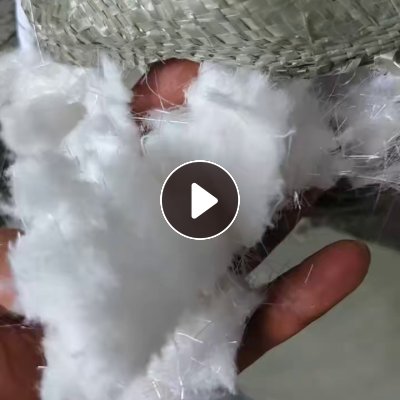 长期出售纺织剪花布料下来的废毛，白色涤纶毛毛料，月供10-15吨左右，货在安徽宣城