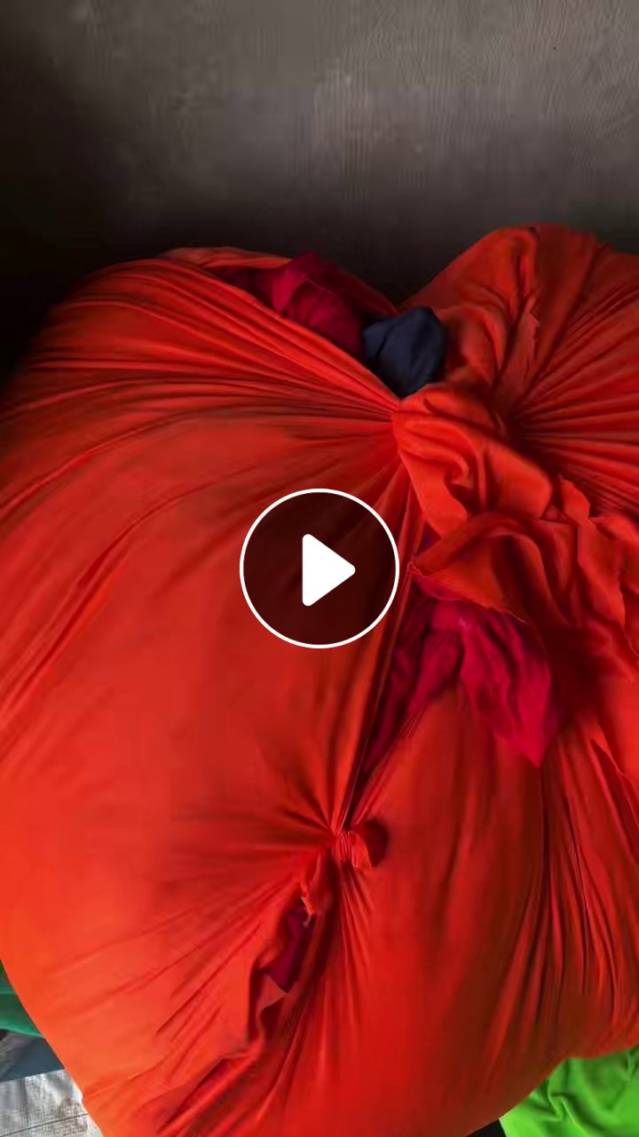 长期出售涤纶废布，涤纶绒布边角料，涤纶绒布，现货七八吨，货在浙江绍兴
