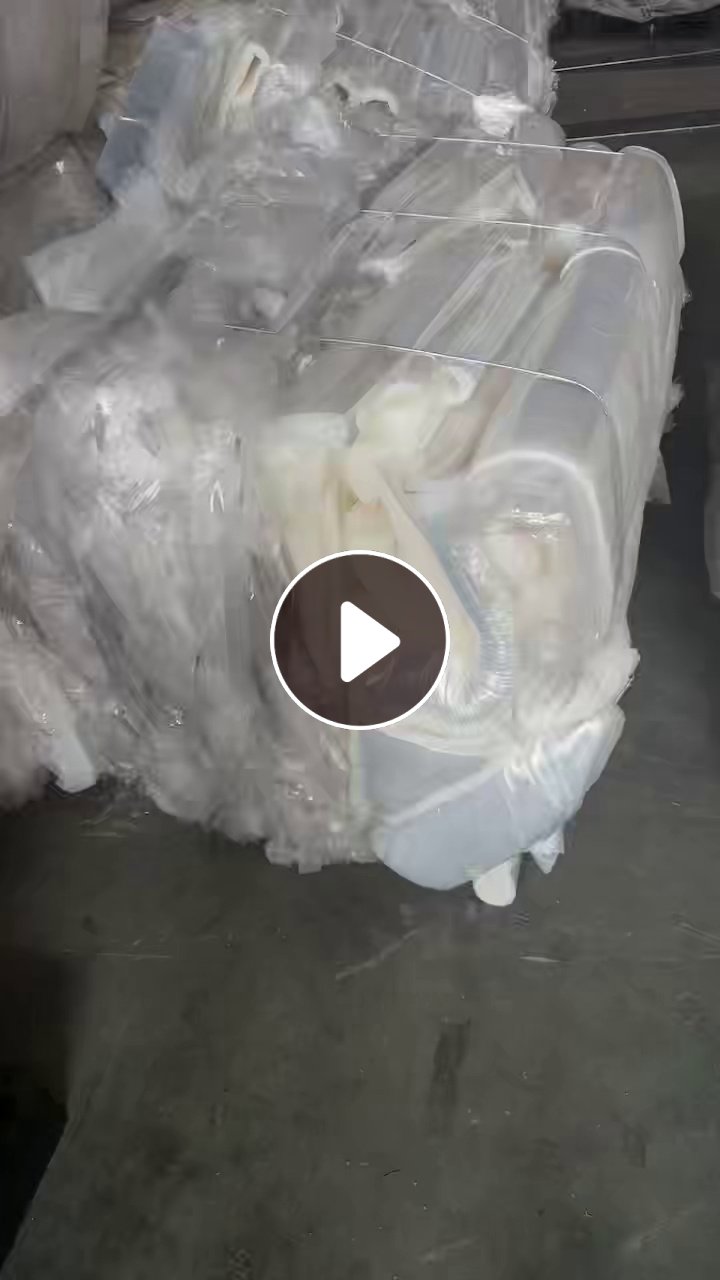 长期出售一级干造pe高压膜废料，卷筒材下来的，现货够车