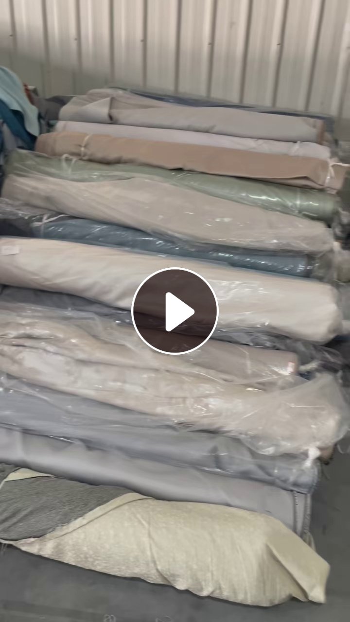 长期出售雪尼尔小卷布，雪尼尔库存布，主要门幅2.8，3.2少量，现货四千米左右，在浙江嘉兴