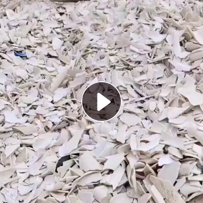 常年出售PVC塑钢破碎料，白钢破碎料，彩钢破碎料，PVC大管破碎料