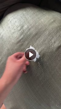 长期出售制衣厂下来的涤纶废布，涤纶梭织布，都是白色的，可以造粒用，每个月有60吨，货在江西赣州