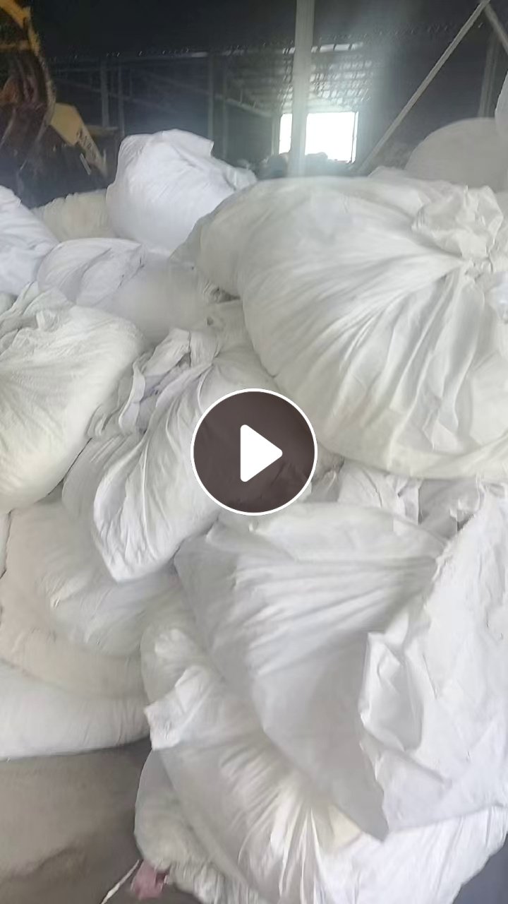 长期出售白色涤纶废布，可以造粒做泡料用，每个月有一百多吨，货在安徽宿州