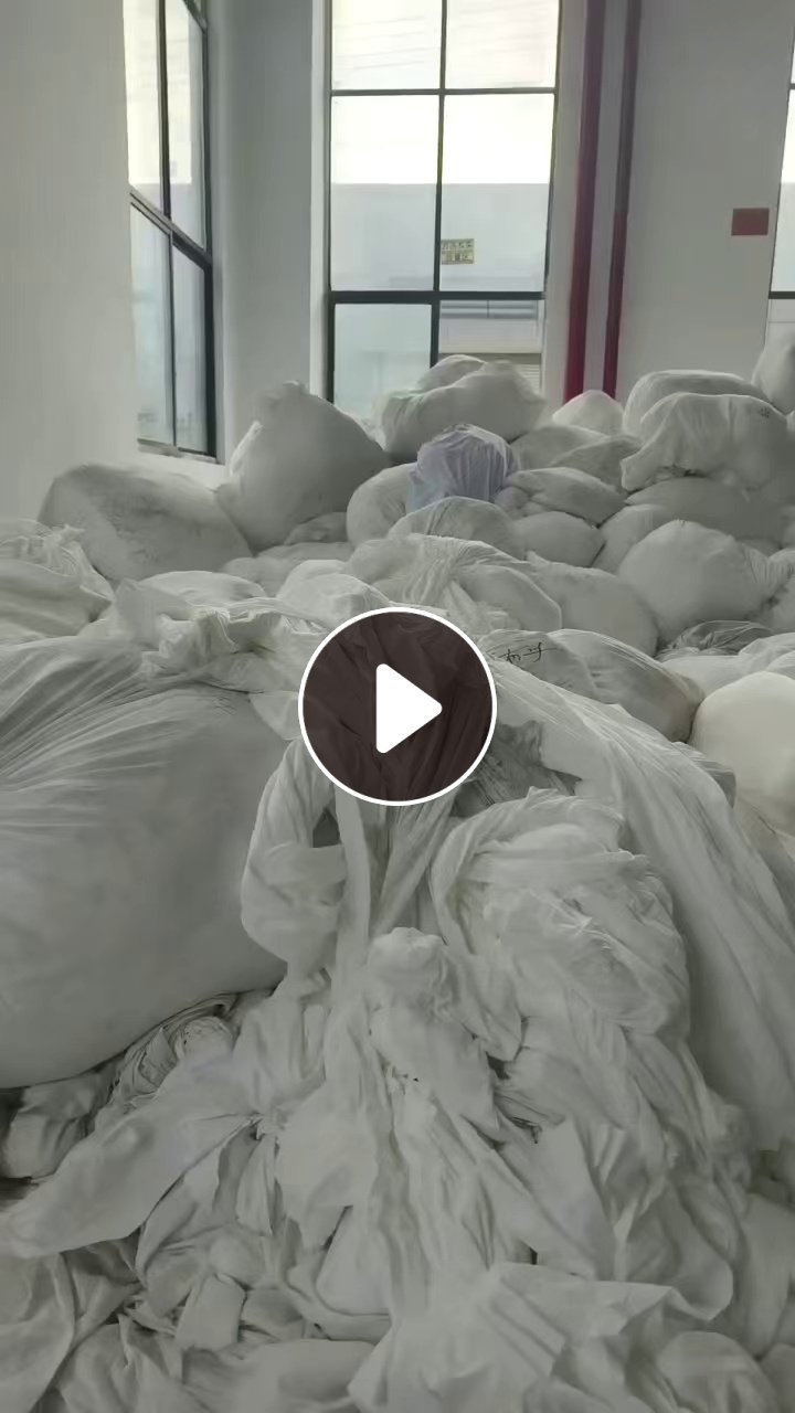 长期出售纺织厂下来的涤纶废布，涤纶边角料，大部分都是白色的，在安徽蚌埠