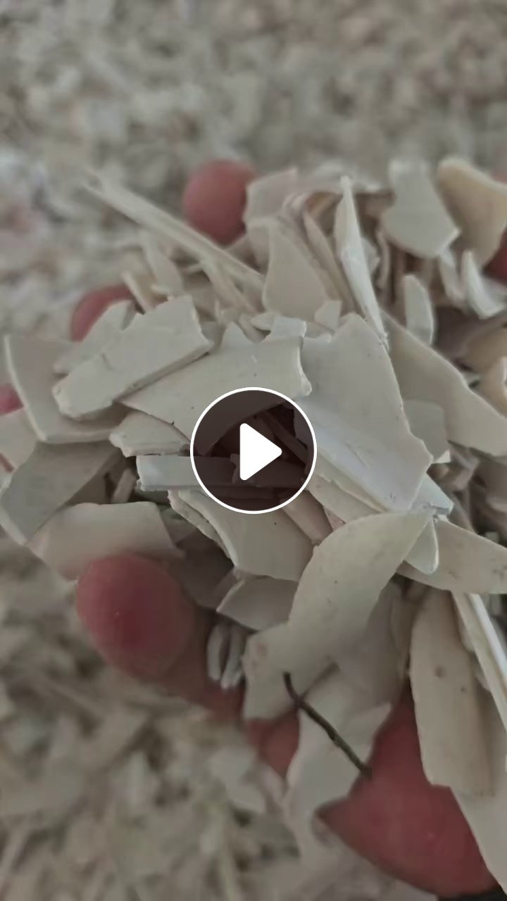 长期出售PVC小管破碎料，90%以上小管，现货一挂