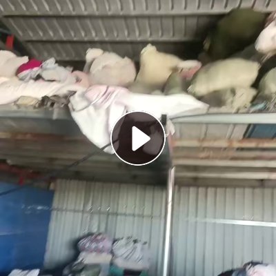 长期出售丝棉被，旧衣服分拣厂出来的，里面也有少量古棉，一起出，现货够6米8一车，货在湖北十堰