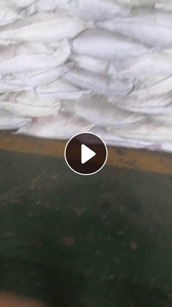 长期出售白色涤棉废布，涤棉开花料，含棉60%，现货有20多吨，货在江苏苏州