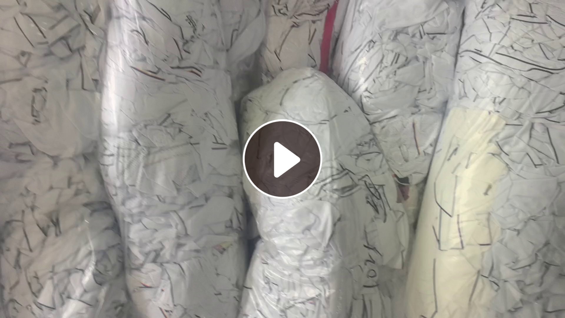 服装厂长期出售浅色涤氨布头，涤氨废布，涤氨下脚料，月供40吨，在福建莆田