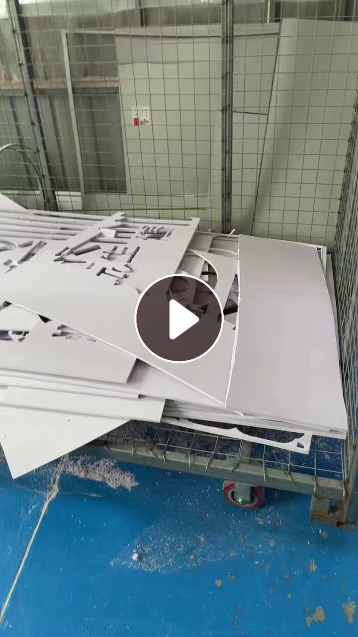出售PVC广告板废料，现货2吨左右，货三天处理一次