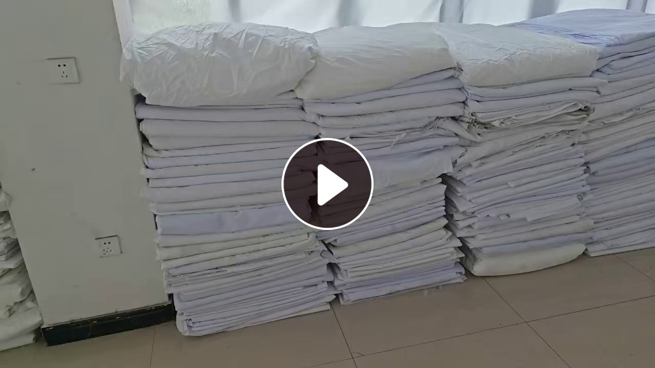 长期出售涤纶广告布大块布，带一层涂层，宽度3-3.5米，长度5米以上，广告布厂下来的