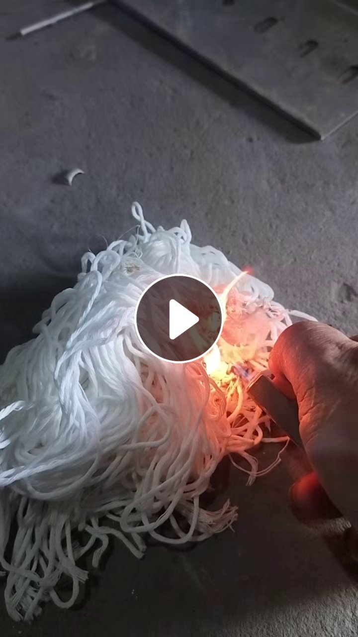 长期出售玻璃厂下来的白色废丝，锦纶废丝，尼龙废丝，现货有7-8吨，货在福建福州