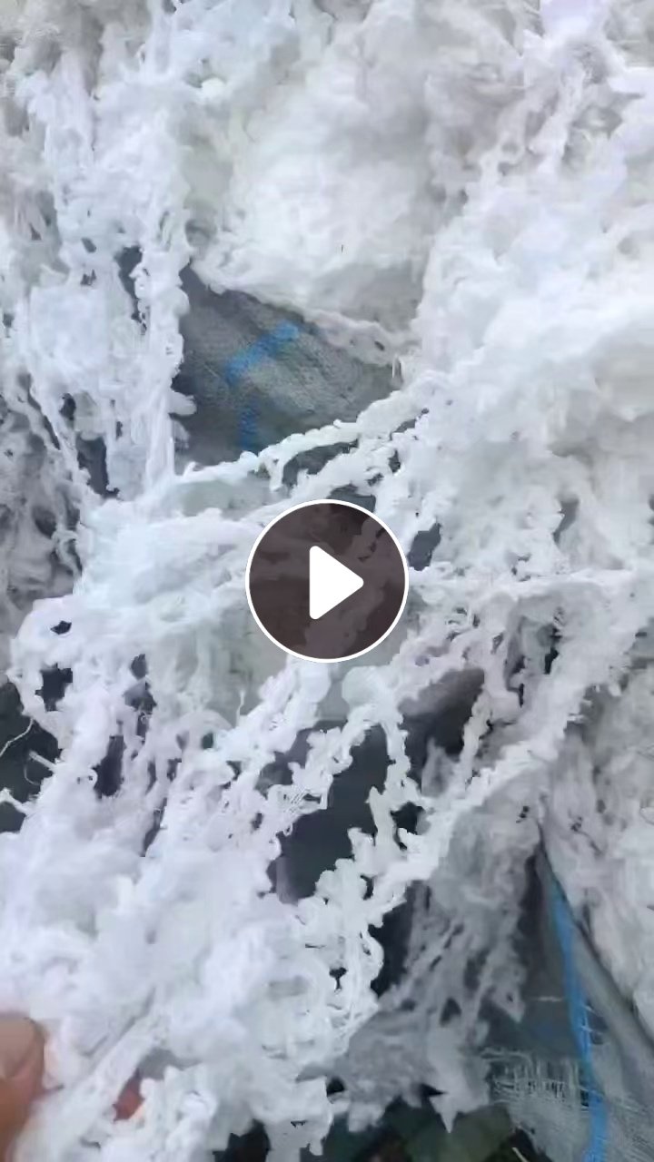长期出售涤纶水丝，涤纶废丝，黑色，白色都有，没脱过水，月供100多吨，货在安徽安庆