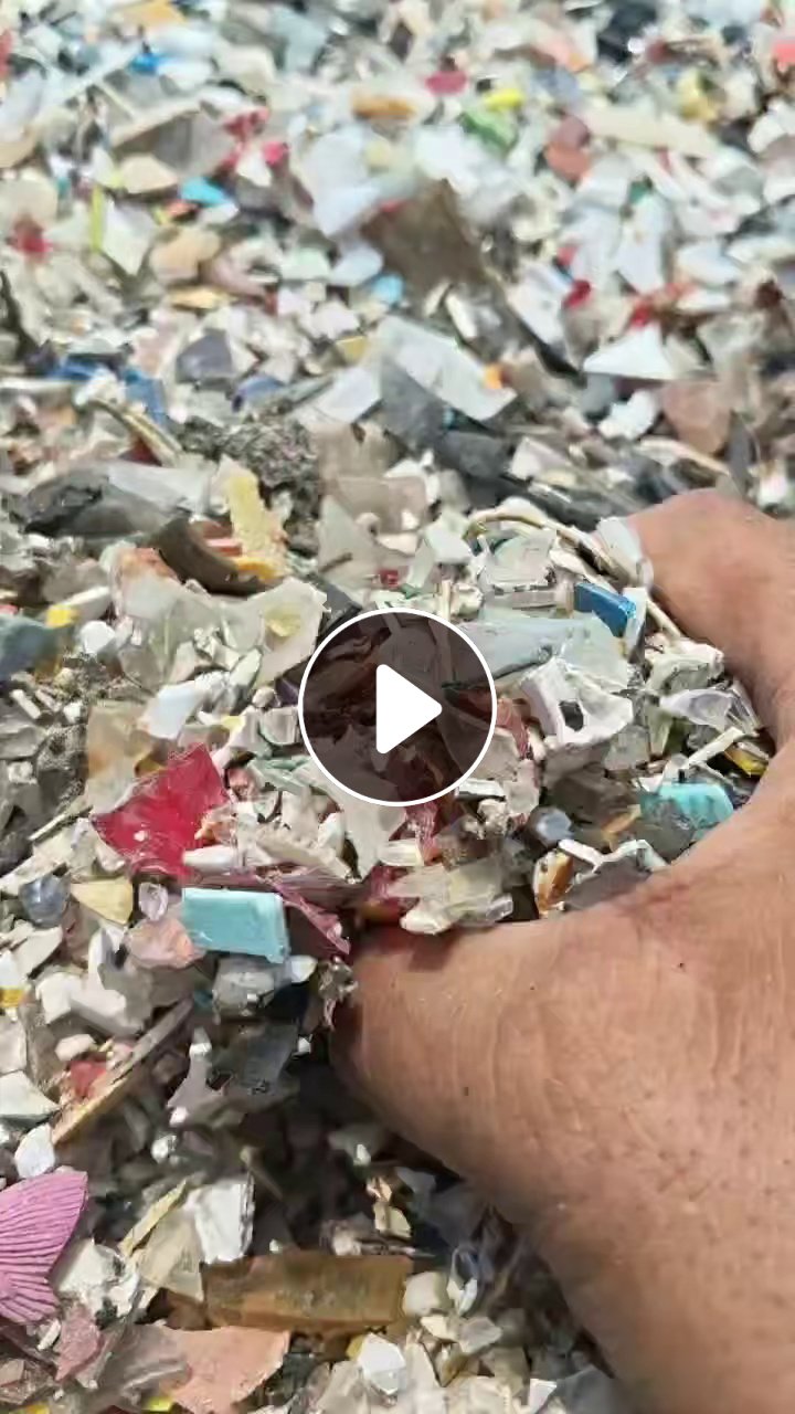 长期出售pet超标破碎料，白色花色都有，现货一挂车