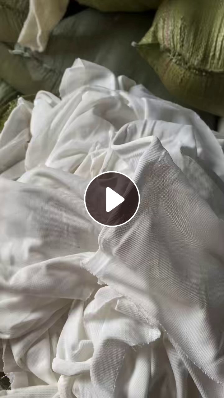 长期出售白色涤纶废布，复合厂下来的，做切片效果非常好，现货30吨，货在浙江湖州